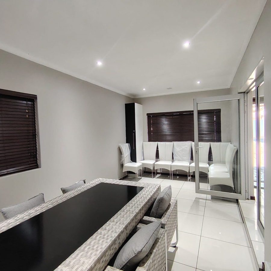 2 Bedroom Property for Sale in Doornpoort Gauteng