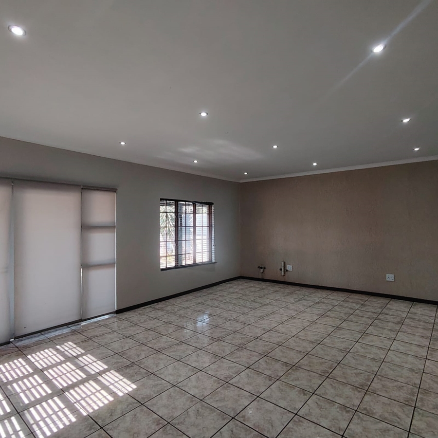 2 Bedroom Property for Sale in Doornpoort Gauteng
