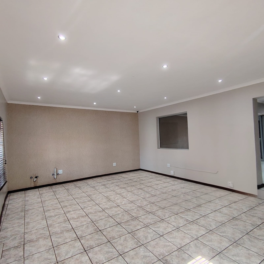 2 Bedroom Property for Sale in Doornpoort Gauteng