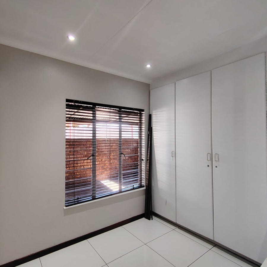 2 Bedroom Property for Sale in Doornpoort Gauteng
