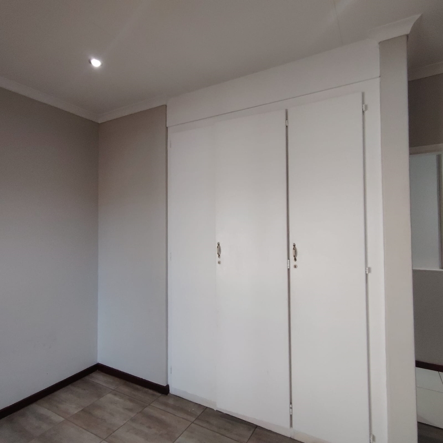 2 Bedroom Property for Sale in Doornpoort Gauteng