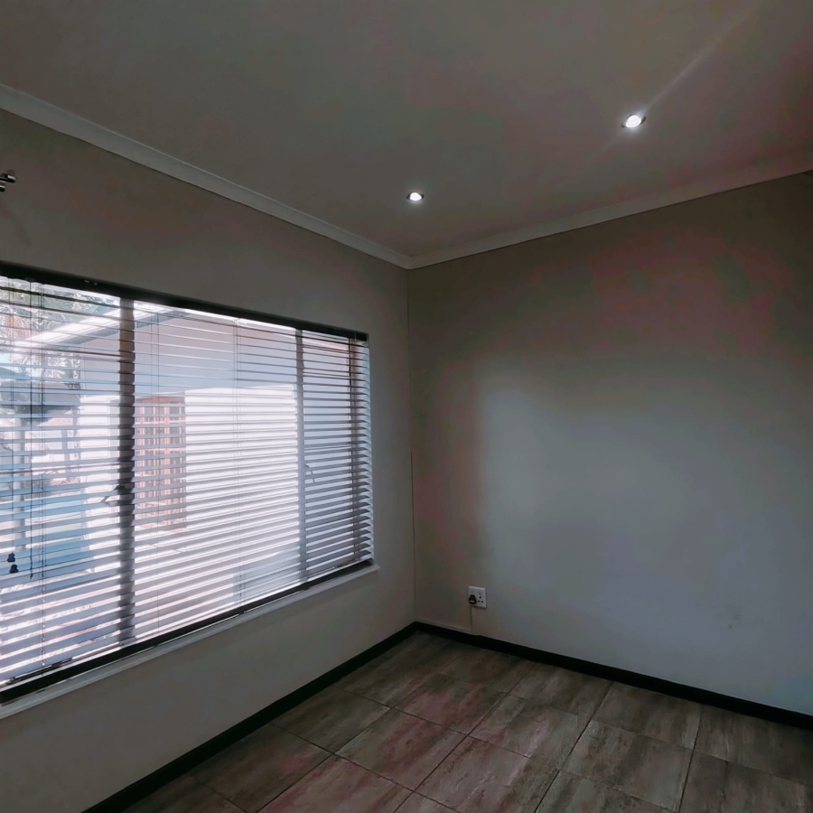 2 Bedroom Property for Sale in Doornpoort Gauteng