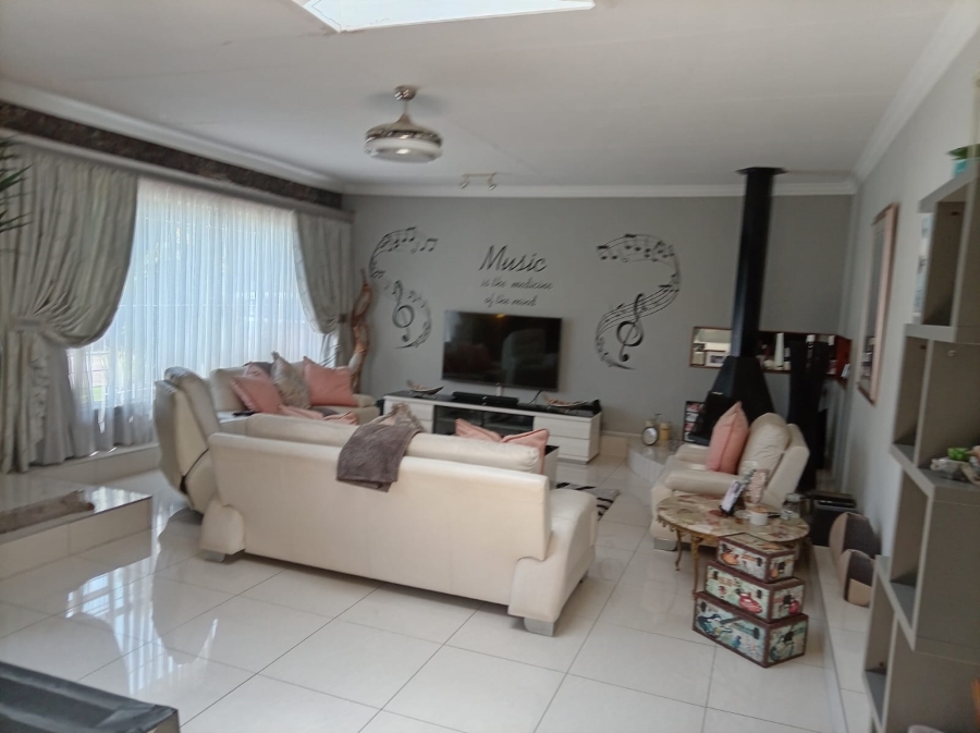 3 Bedroom Property for Sale in Freeway Park Gauteng
