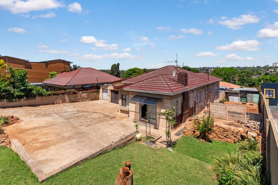 4 Bedroom Property for Sale in Discovery Gauteng