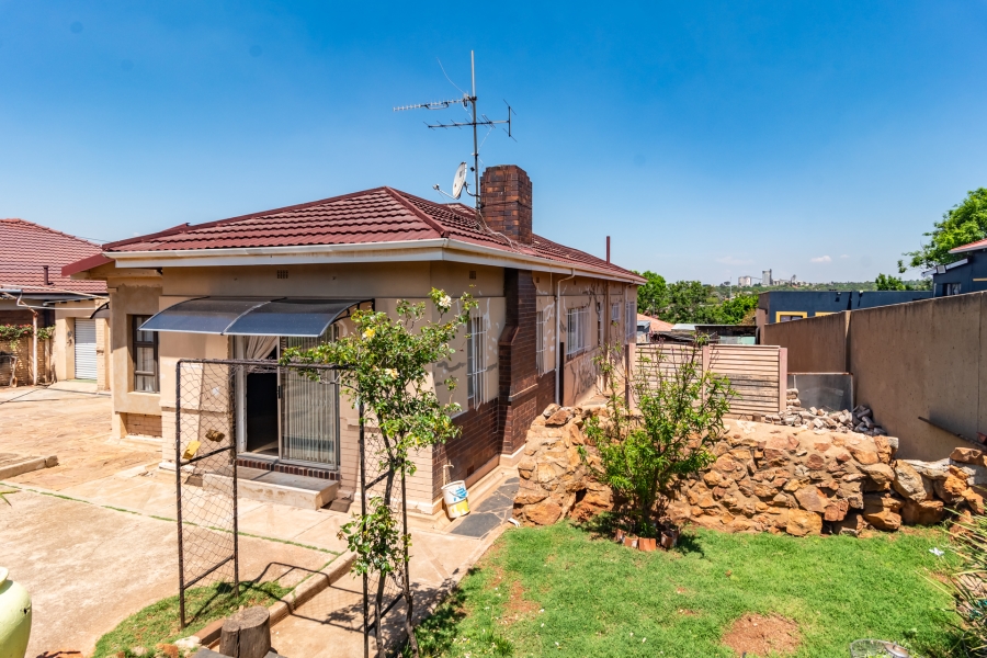 4 Bedroom Property for Sale in Discovery Gauteng