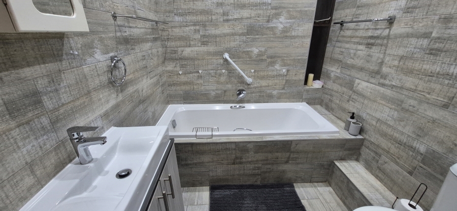 2 Bedroom Property for Sale in Lyttelton Manor Gauteng