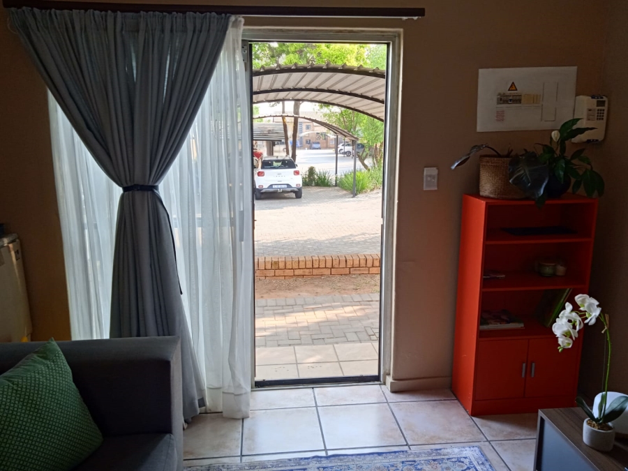 To Let 2 Bedroom Property for Rent in Weltevreden Park Gauteng
