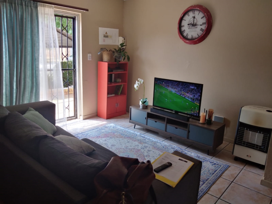 To Let 2 Bedroom Property for Rent in Weltevreden Park Gauteng