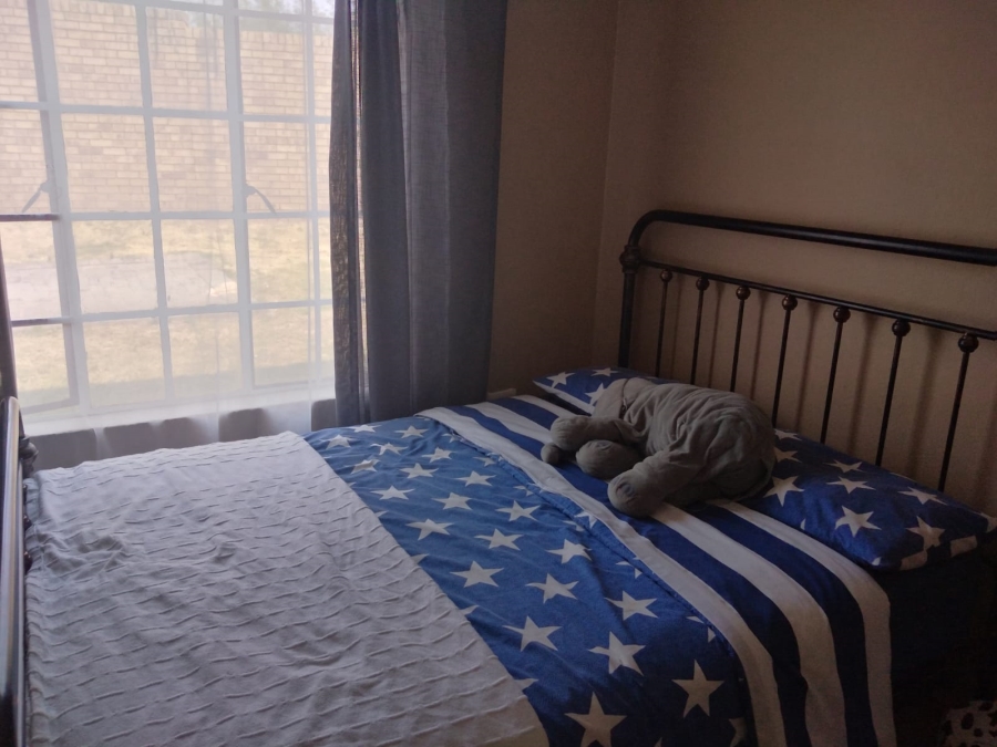 To Let 2 Bedroom Property for Rent in Weltevreden Park Gauteng