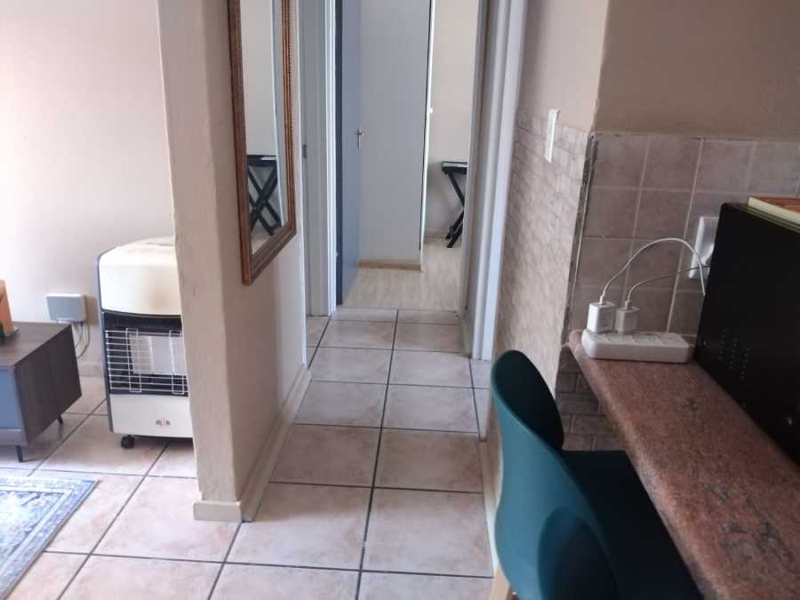 To Let 2 Bedroom Property for Rent in Weltevreden Park Gauteng