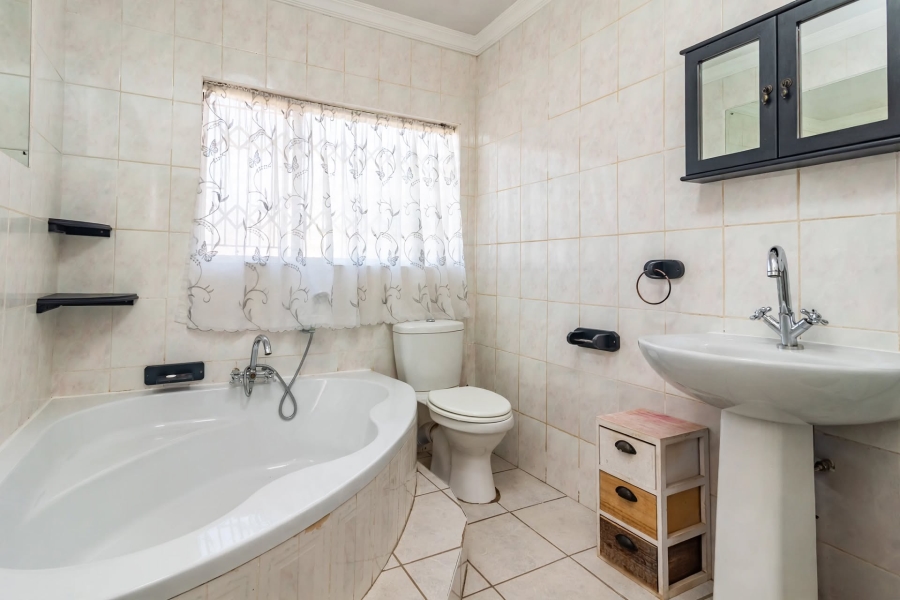 4 Bedroom Property for Sale in Kenmare Gauteng