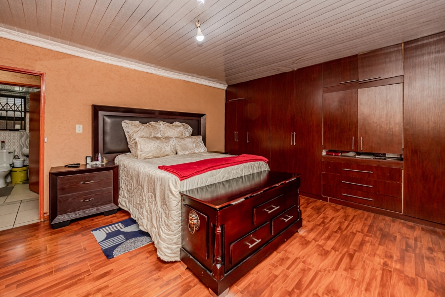 4 Bedroom Property for Sale in Kagiso Gauteng