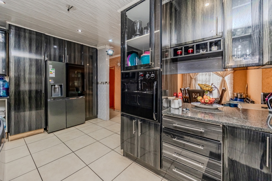 4 Bedroom Property for Sale in Kagiso Gauteng