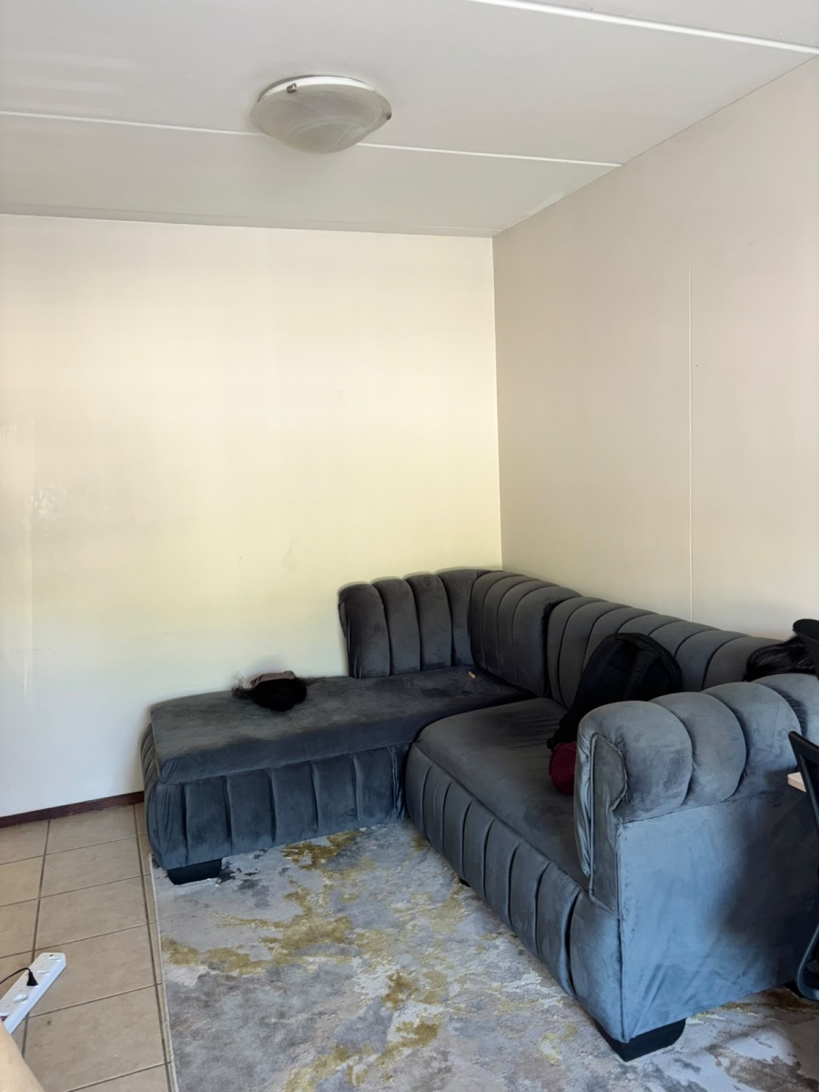 To Let 1 Bedroom Property for Rent in Erand Gardens Gauteng