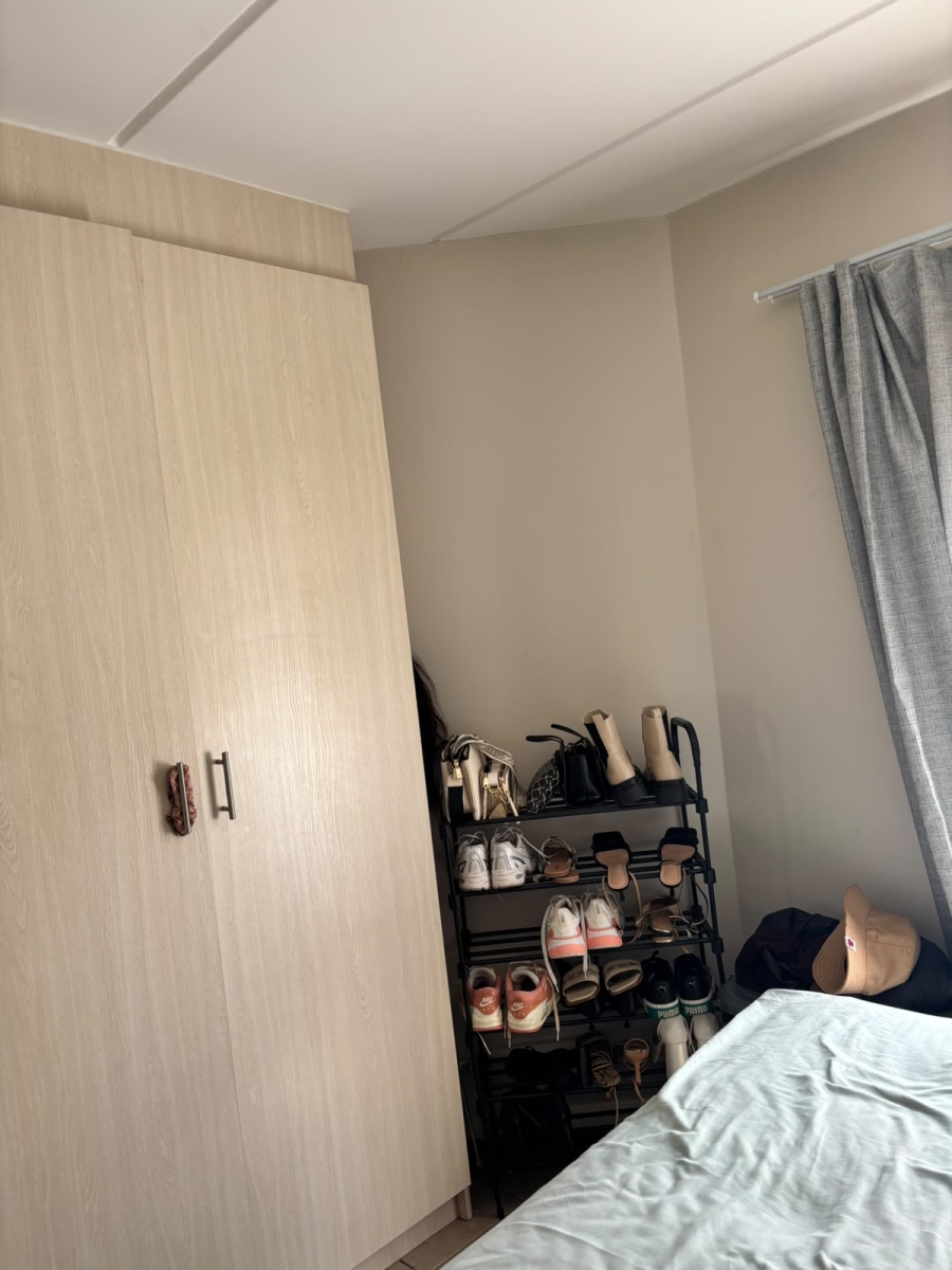 To Let 1 Bedroom Property for Rent in Erand Gardens Gauteng
