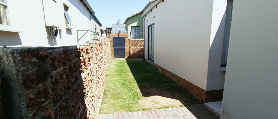 To Let 3 Bedroom Property for Rent in South Hills Gauteng