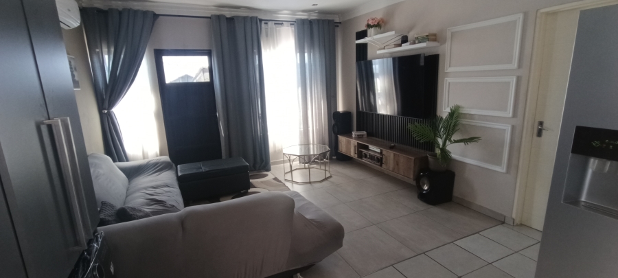 To Let 3 Bedroom Property for Rent in South Hills Gauteng