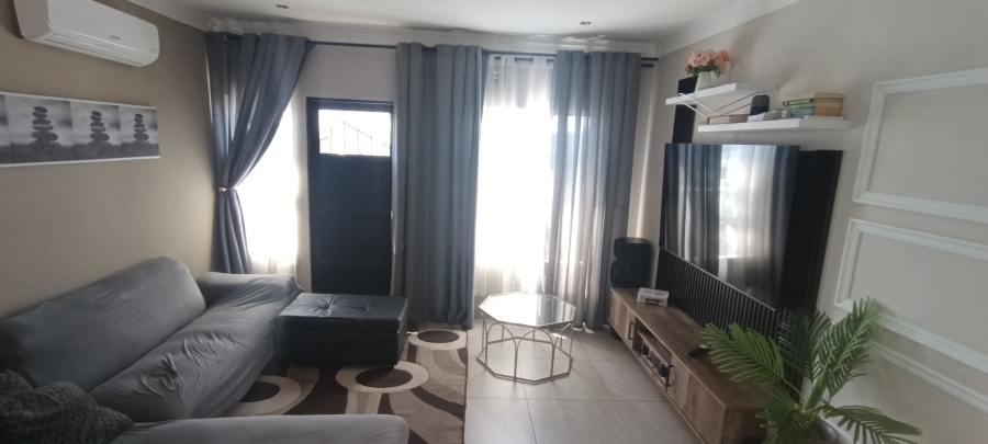 To Let 3 Bedroom Property for Rent in South Hills Gauteng