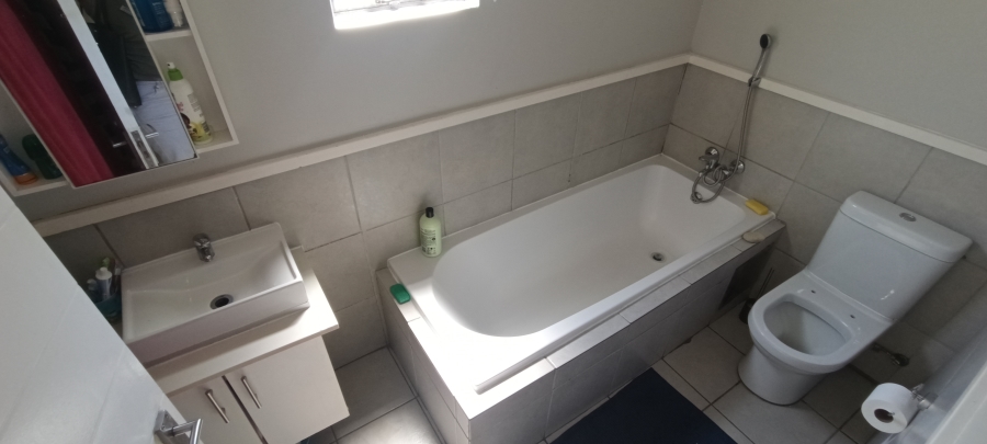 To Let 3 Bedroom Property for Rent in South Hills Gauteng