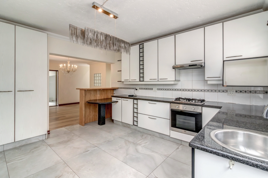 To Let 4 Bedroom Property for Rent in Dainfern Golf Estate Gauteng