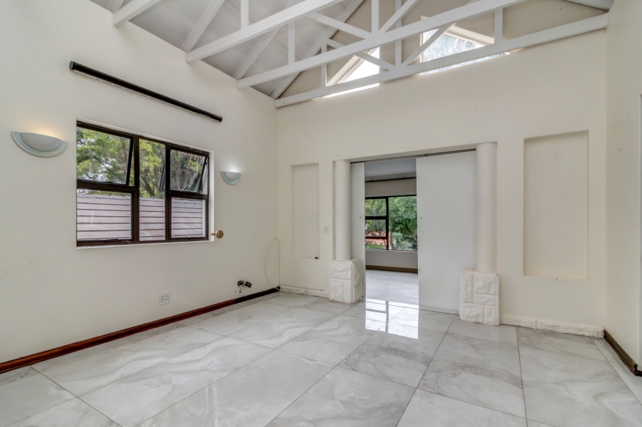 To Let 4 Bedroom Property for Rent in Dainfern Golf Estate Gauteng