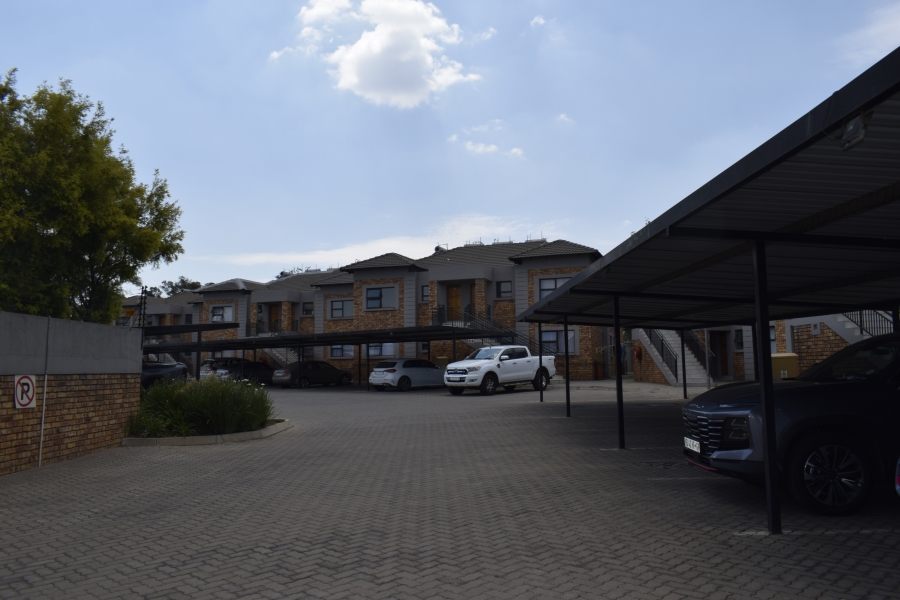 2 Bedroom Property for Sale in Helderwyk Gauteng