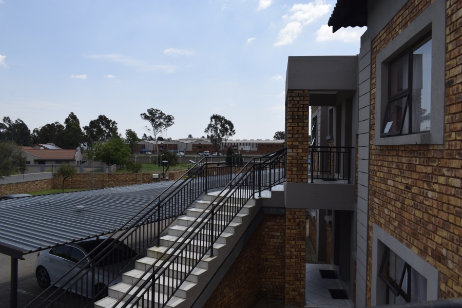 2 Bedroom Property for Sale in Helderwyk Gauteng