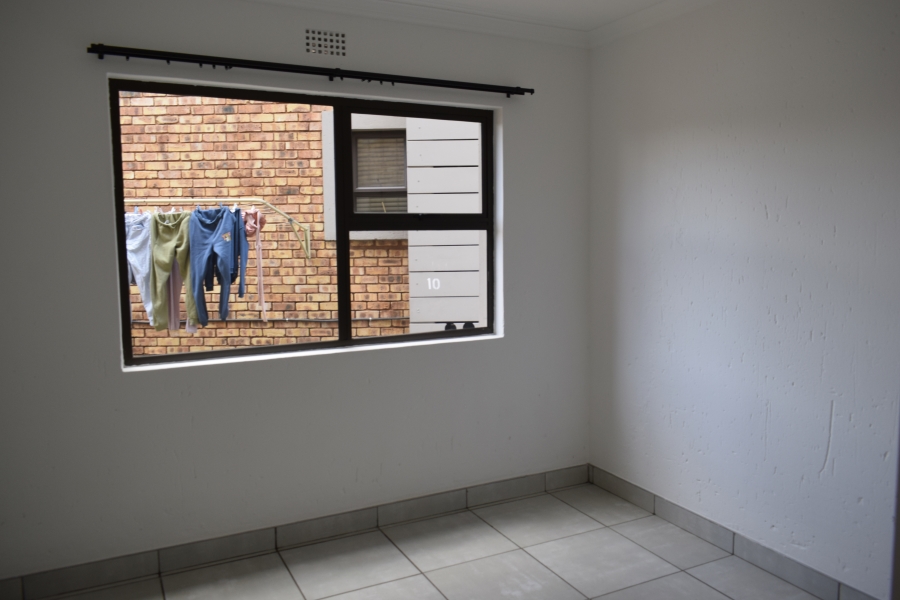 2 Bedroom Property for Sale in Helderwyk Gauteng