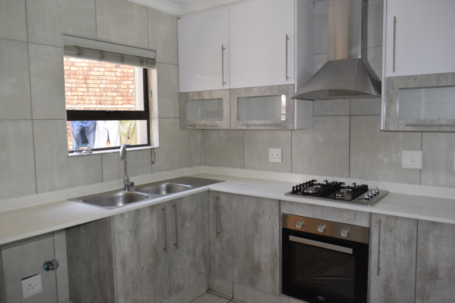 2 Bedroom Property for Sale in Helderwyk Gauteng