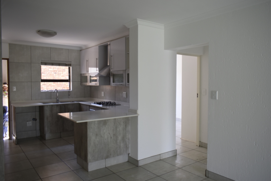 2 Bedroom Property for Sale in Helderwyk Gauteng