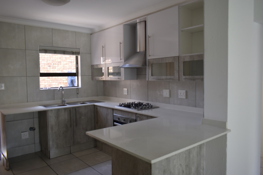 2 Bedroom Property for Sale in Helderwyk Gauteng