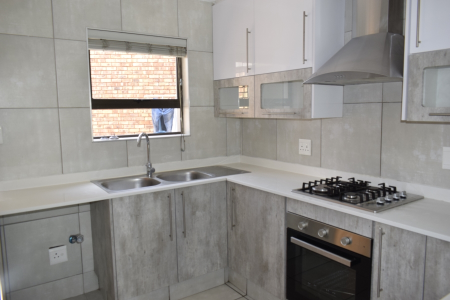 2 Bedroom Property for Sale in Helderwyk Gauteng