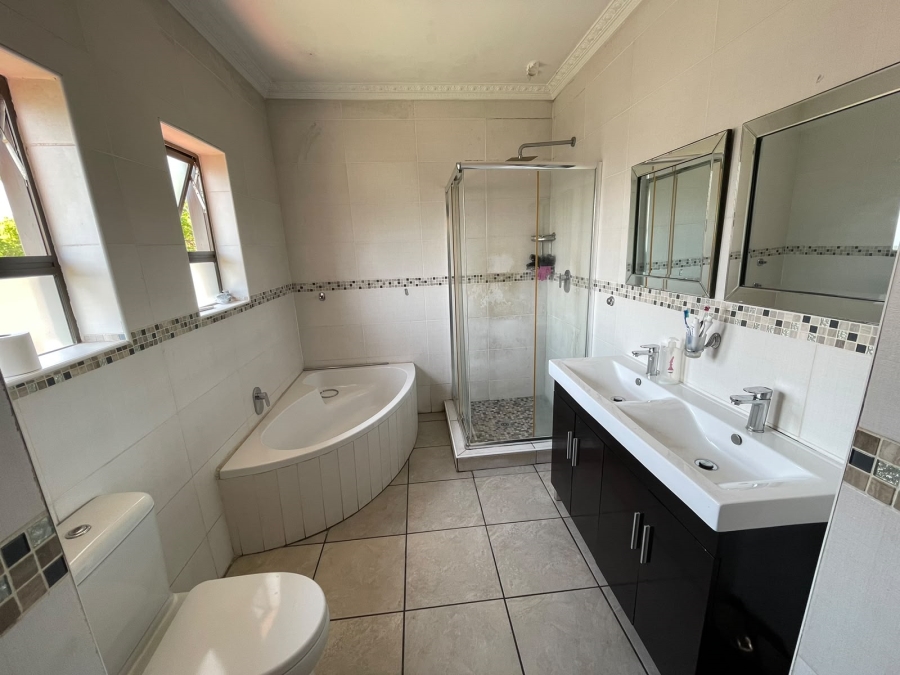 3 Bedroom Property for Sale in Vanderbijlpark SE 6 Gauteng