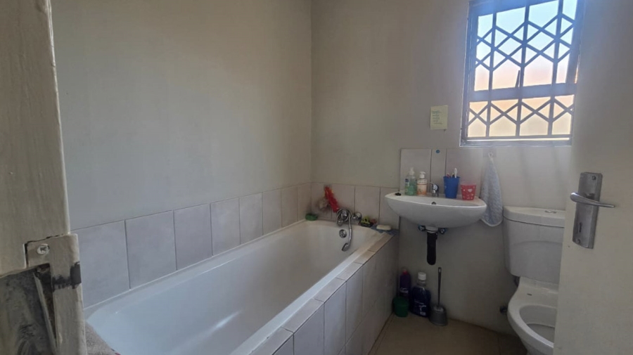 2 Bedroom Property for Sale in Windmill Park Gauteng