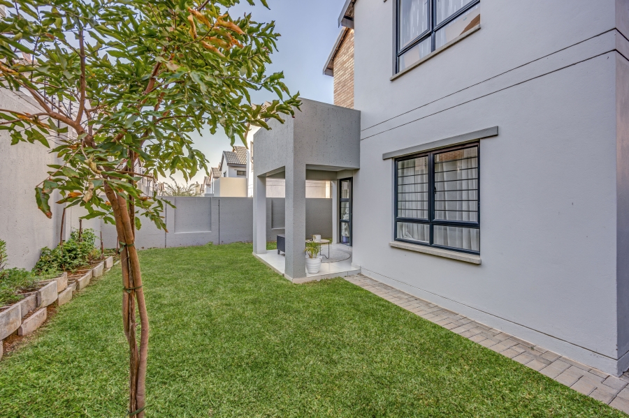 To Let 3 Bedroom Property for Rent in Broadacres Gauteng