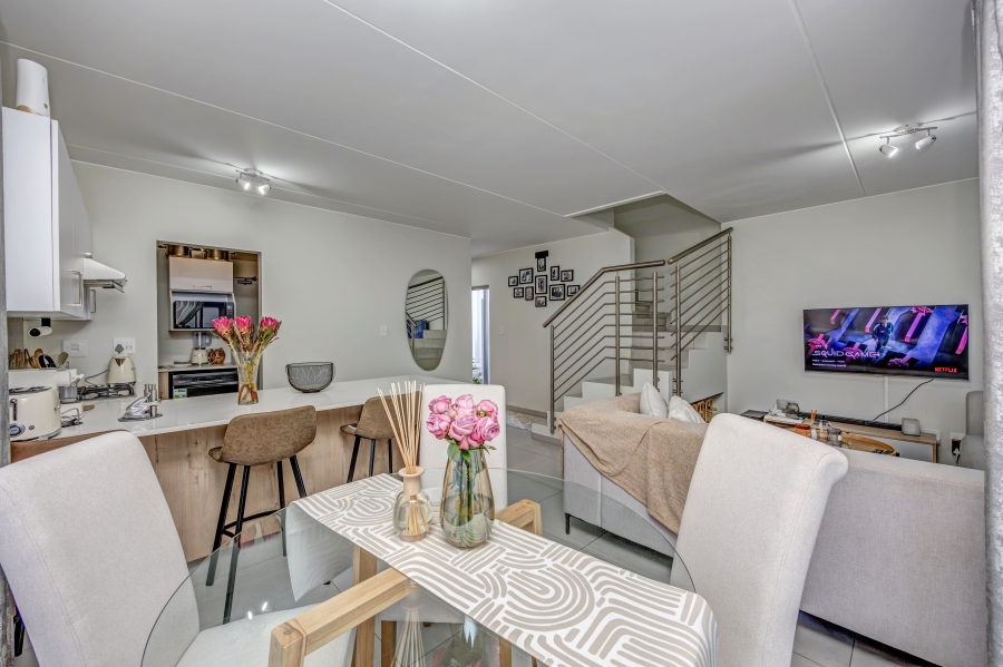 To Let 3 Bedroom Property for Rent in Broadacres Gauteng