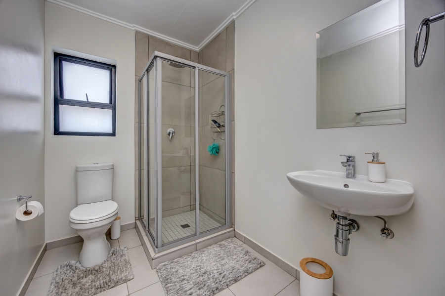 To Let 3 Bedroom Property for Rent in Broadacres Gauteng