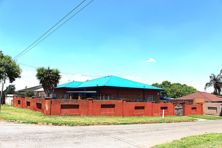 3 Bedroom Property for Sale in Roodepoort North Gauteng