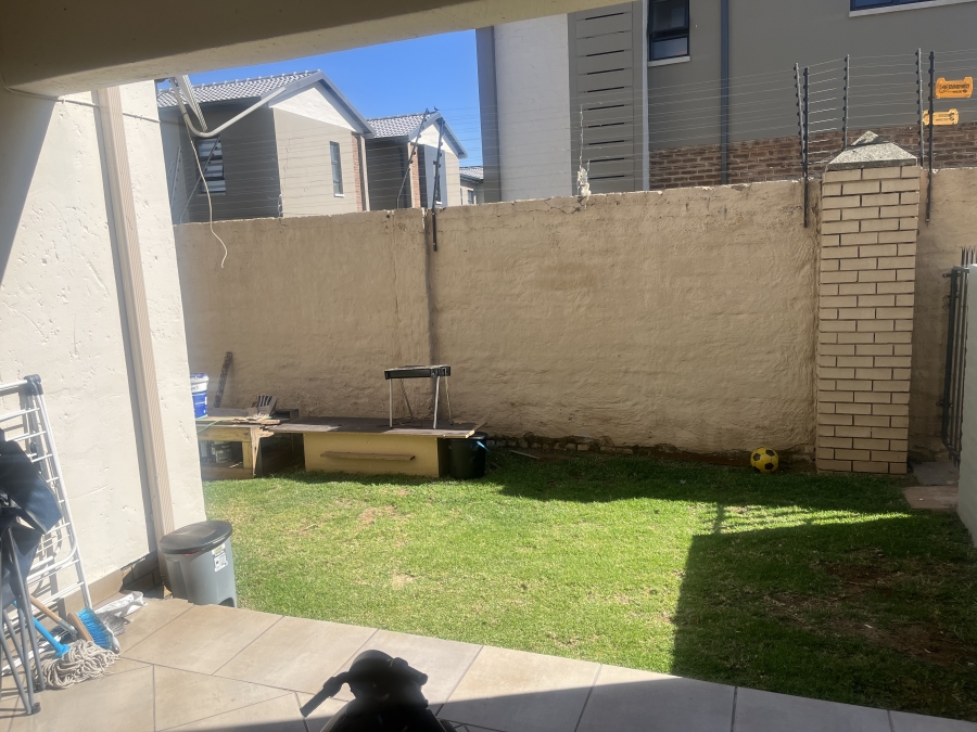 2 Bedroom Property for Sale in Albertsdal Gauteng