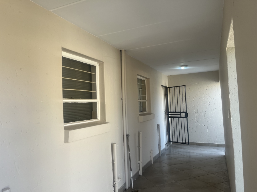 2 Bedroom Property for Sale in Albertsdal Gauteng