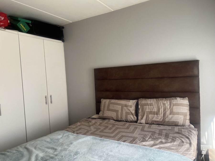 2 Bedroom Property for Sale in Albertsdal Gauteng