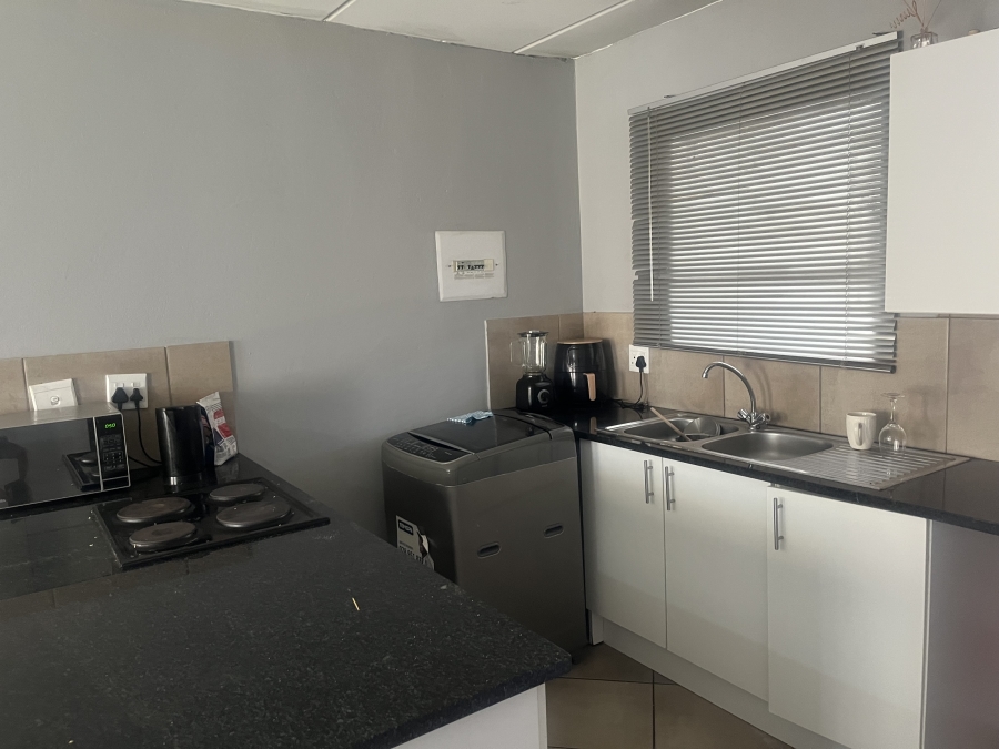 2 Bedroom Property for Sale in Albertsdal Gauteng