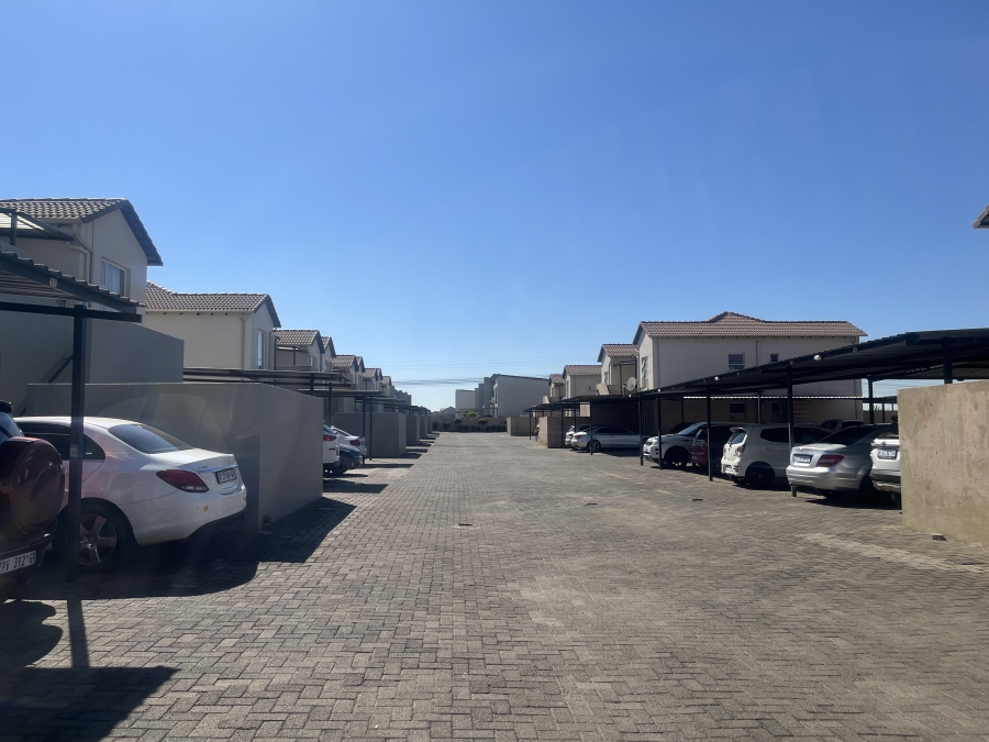 2 Bedroom Property for Sale in Albertsdal Gauteng