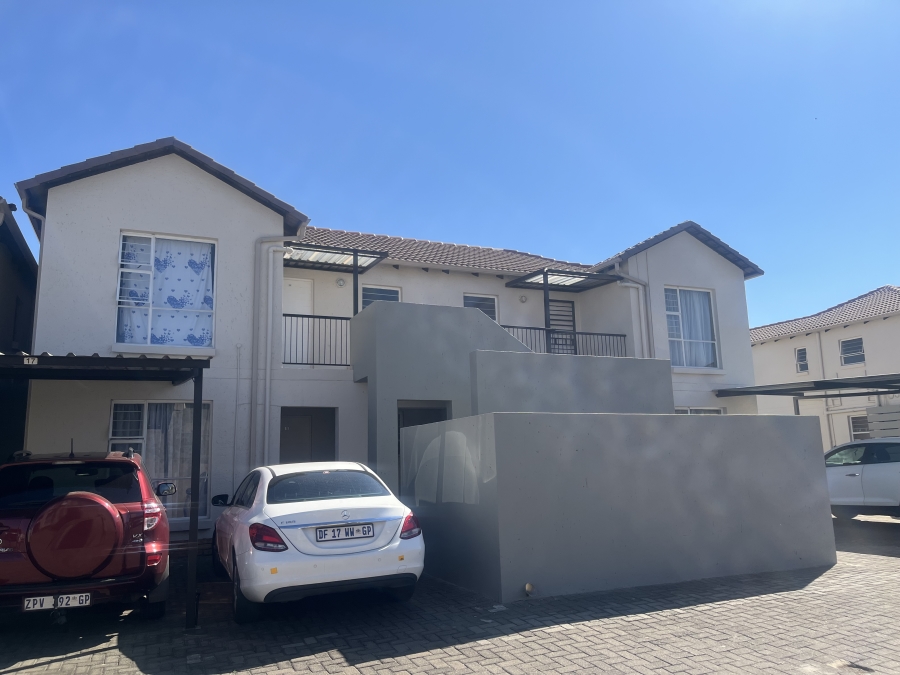 2 Bedroom Property for Sale in Albertsdal Gauteng