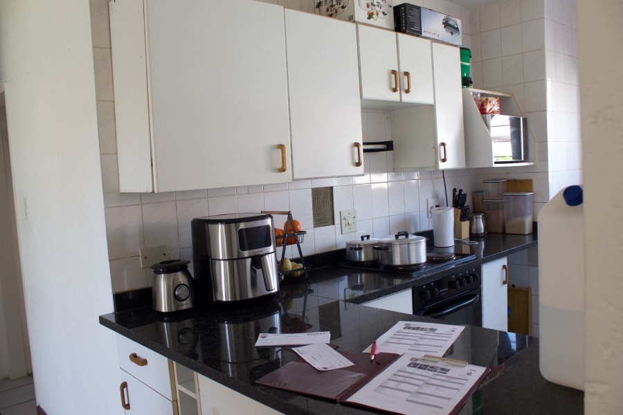 2 Bedroom Property for Sale in Glen Marais Gauteng