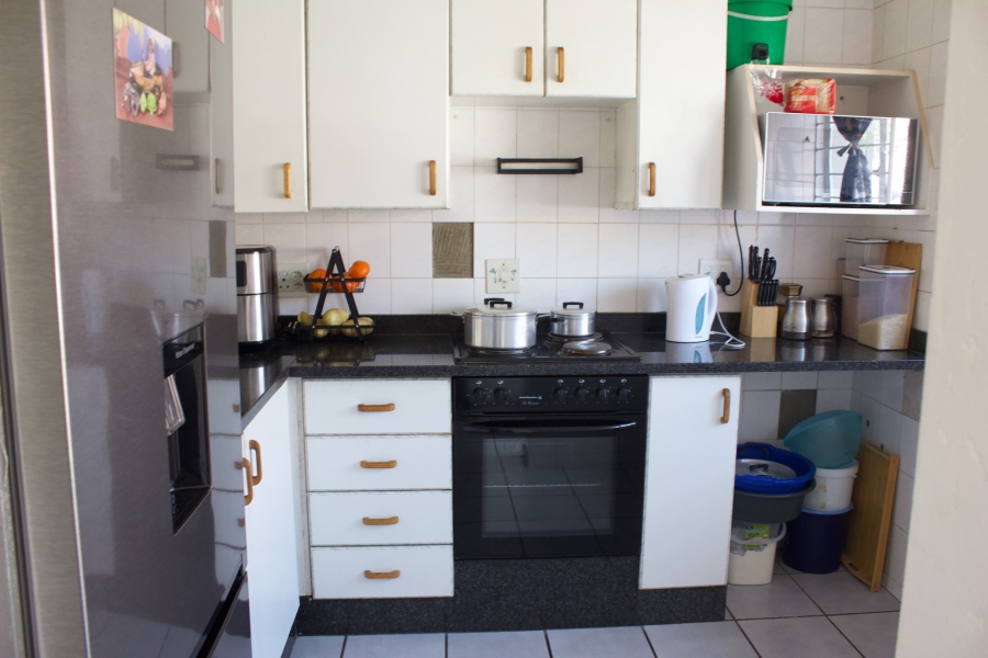 2 Bedroom Property for Sale in Glen Marais Gauteng