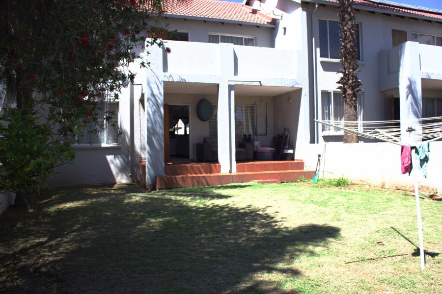 2 Bedroom Property for Sale in Glen Marais Gauteng