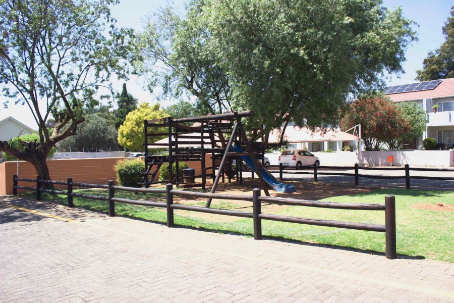 2 Bedroom Property for Sale in Glen Marais Gauteng