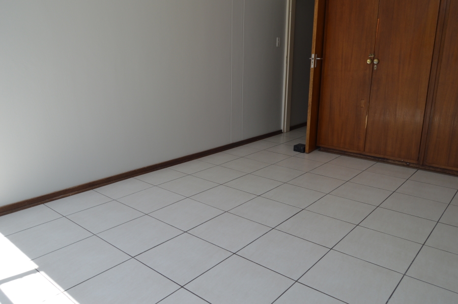 To Let 2 Bedroom Property for Rent in Florida Park Gauteng