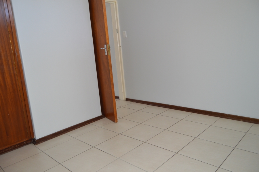 To Let 2 Bedroom Property for Rent in Florida Park Gauteng